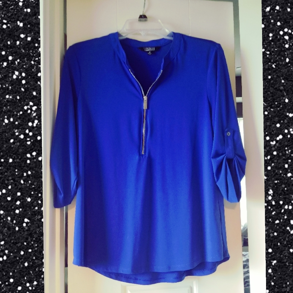 3/$25 🍍 Company Ellen Tracy blue blouse